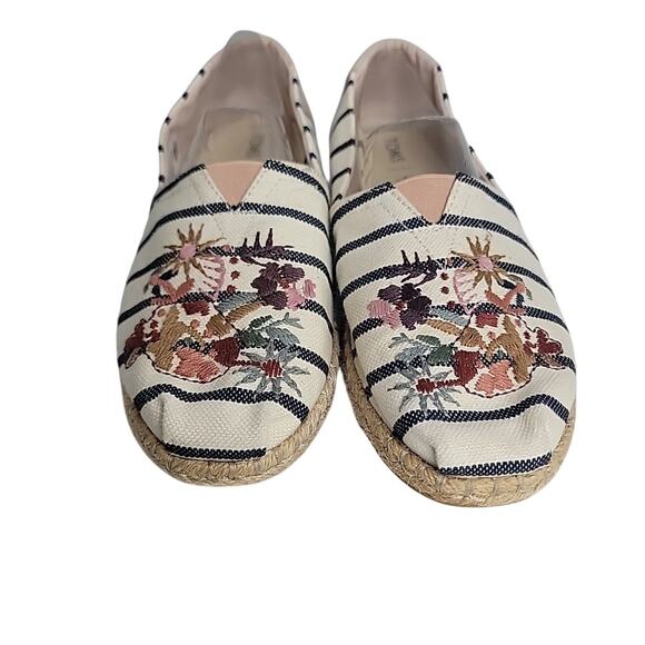 Toms Alpargata Rope Espadrilles Floral Embroidered Slip On Flats Size 8.5 EUC - Picture 2 of 9